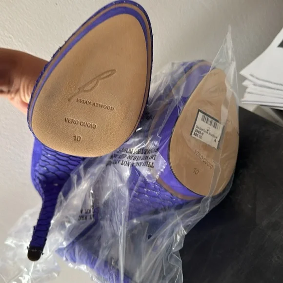 Brian Atwood suede pumps with platform - Picture 2 of 4